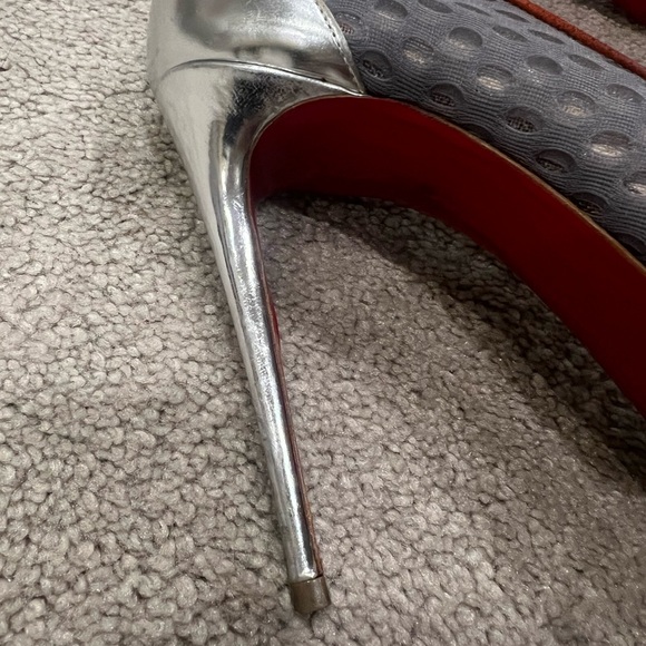 CHRISTIAN LOUBOUTIN Fishnet Suede Follies Resille 100 Pumps 38 Pre-Loved - Picture 11 of 16
